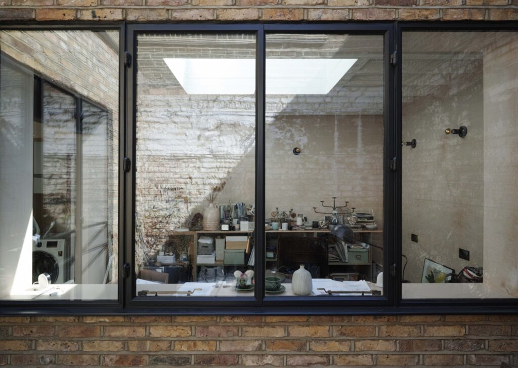 Grand Designs - See Credits (1) SH RAL 9004 SBU Duplex Handle outside